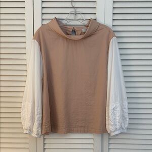 Two-Tone Balloon Sleeve Blouse in Beige & White